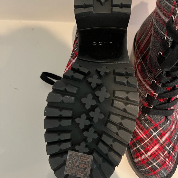 Aldo size NW 6.5 women’s red plaid booties with side zip and rubber sole. - Picture 6 of 6
